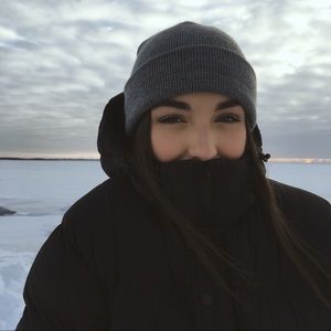 Meet your Posher, Caitlin